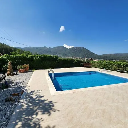Uezuemluede Havuzlu Muestakil Tatil Villasi Fethiye