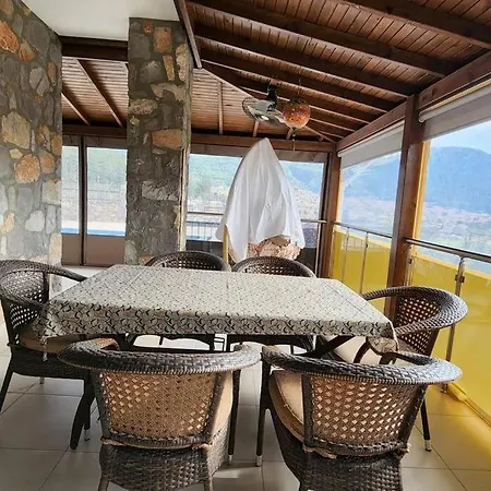 Uezuemluede Havuzlu Muestakil Tatil Villasi Fethiye