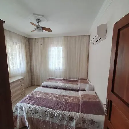 Uezuemluede Havuzlu Muestakil Tatil Villasi 4* Fethiye
